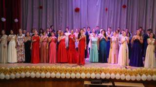 Кадр из видео с переделанной песней «Кукушка» (группа «Кино», Полина Гагарина) на выпускном в школе родителям