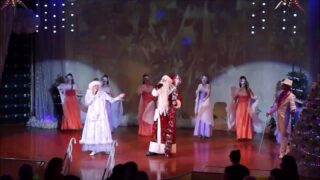 Кадр из видео с музыкальным выходом Деда Мороза и Снегурочки на новогоднем корпоративе