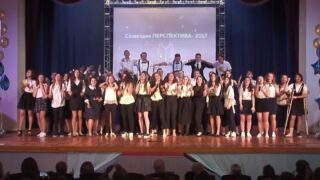 Кадр из видео с исполнением выпускниками финальной песни-переделки «Даже, если ты уйдешь» на последнем звонке